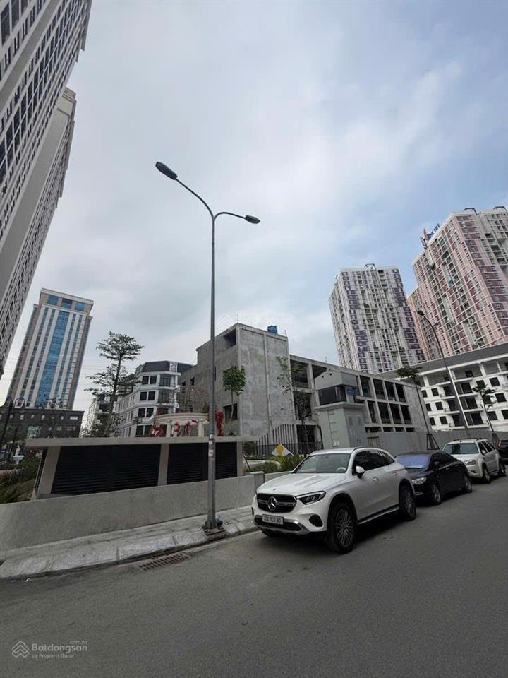 Duy nhất! mặt phố khúc thừa dụ, vỉa hè, ô tô tránh + bán đất tặng nhà + dt 44m2, nhỉnh 16 tỷ