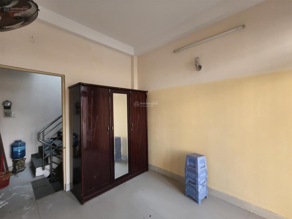 Chính chủ bán nhà mặt tiền đoàn văn bơ diện tích khủng, 15 phòng cho thuê.