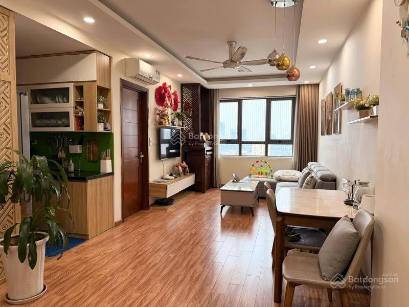 Hiếm chính chủ gửi bán căn 2pn thái hà 43 phạm văn đồng hướng mát, tầng trung, giá 5,5 tỷ
