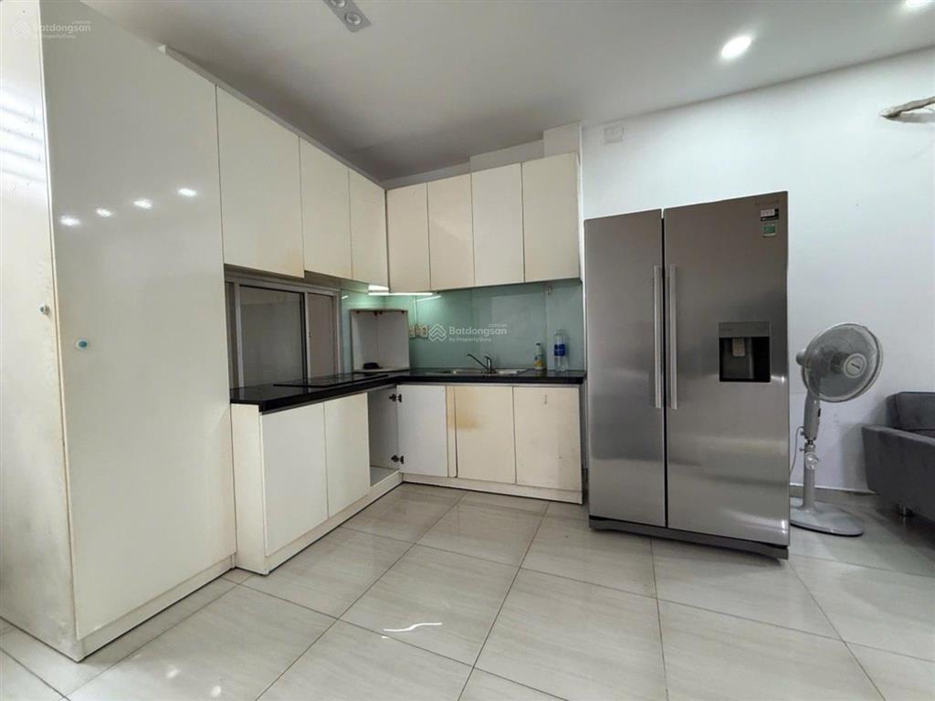 Nhà 5 tầng, hẻm xe hơi thông, sát mặt tiền huỳnh văn bánh, phú nhuận, 41m(4 10.5) 4pn, 4 wc