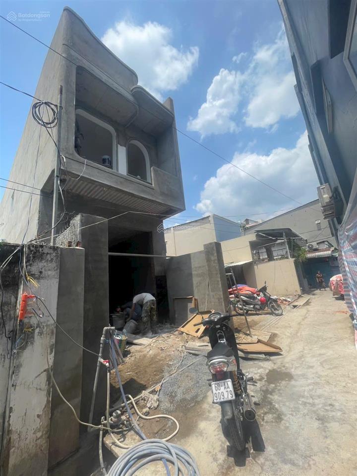 Bán nhà 1t1l (sổ hoàn công). dt 68m2 vị trí ngay chợ đồn p. bửu hoà. giá chỉ 2,850 tỷ