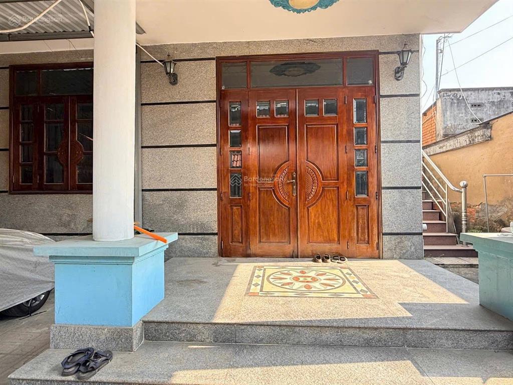 Hàng hiếm  bán nhà (dt 137m  ngang 9,5m) thổ cư 100% cách bùi hữu nghĩa 20m. giá chỉ 4 tỷ