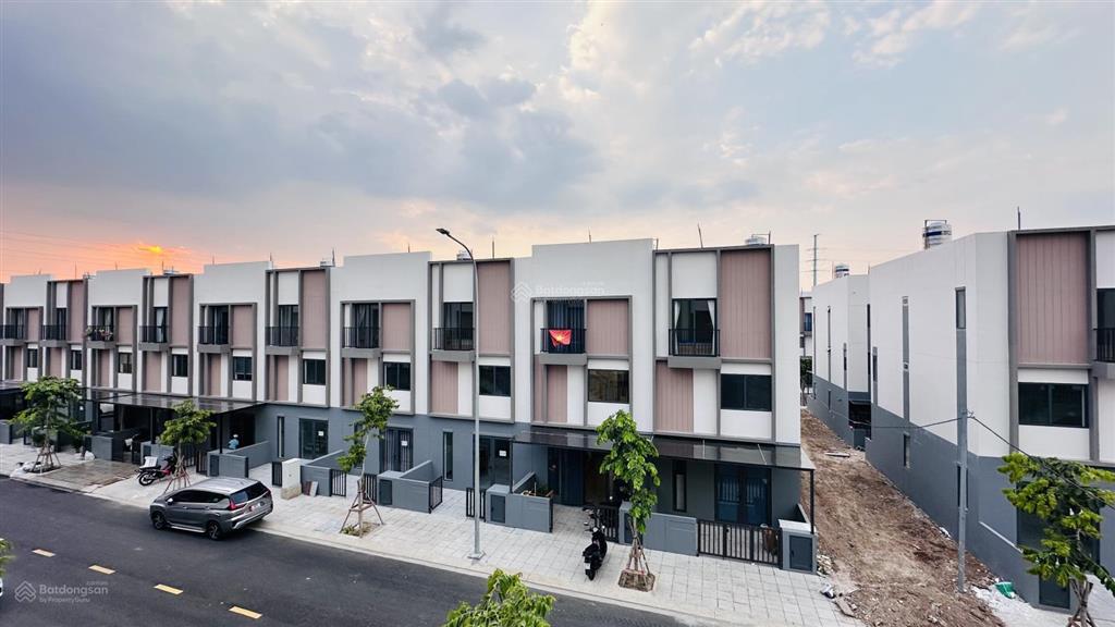 Cho thuê nhà nguyên căn khome new city, 3pn, 3wc, full nội thất, kế mảng xanh và trường học