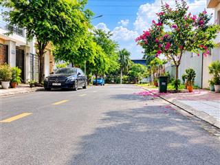 Chủ định cư nước ngoài cần bán gấp biệt thự phố 111m, mát mẻ, yên tĩnh, gần bv hồng đức, 14 tỷ