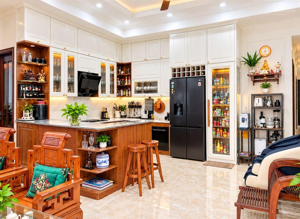 Chủ định cư nước ngoài cần bán gấp biệt thự phố 111m, mát mẻ, yên tĩnh, gần bv hồng đức, 14 tỷ