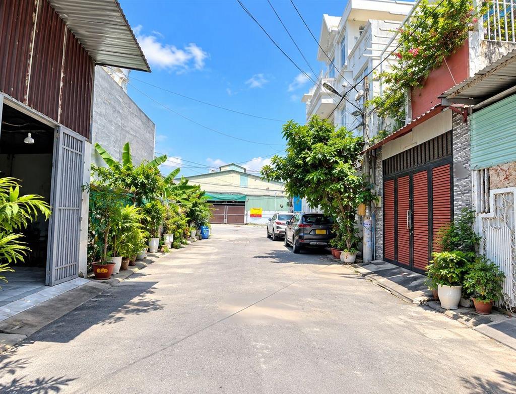 Bán nhà 4 tầng gần chợ cầu đồng, phường thạnh lộc q12, dt 67m2, hẻm ôtô, 6,5tỷ