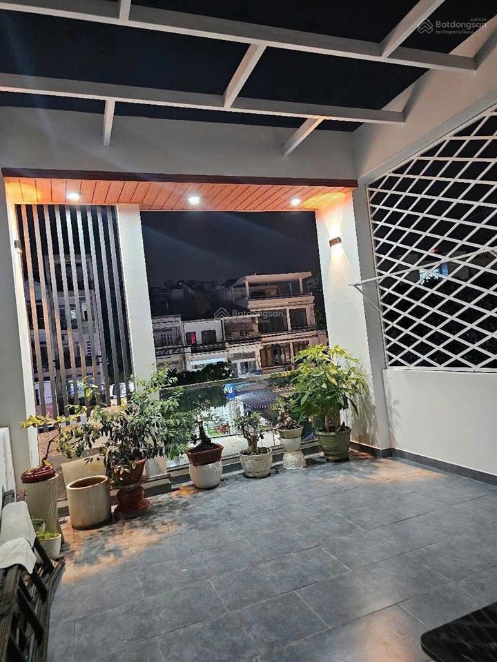 Mặt tiền kinh doanh 494 dương quảng hàm p.6 gò vấp, dt 4x13m, 3 tầng. giá 12.5 tỷ