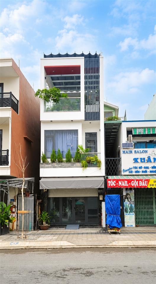 Mặt tiền kinh doanh 494 dương quảng hàm p.6 gò vấp, dt 4x13m, 3 tầng. giá 12.5 tỷ