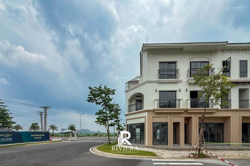 Bán căn góc shophouse 3 mặt tiền đường lớn 45m, 20m, 11m giá chỉ 18 tỷ, nhận nhà ngay. 0981 331 ***
