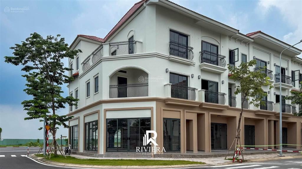 Bán căn góc shophouse 3 mặt tiền đường lớn 45m, 20m, 11m giá chỉ 18 tỷ, nhận nhà ngay. 0981 331 ***