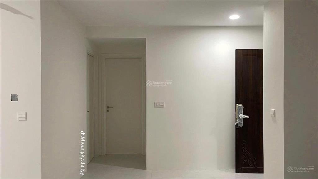 Cần bán nhanh căn hộ victoria village 3 phòng ngủ, 88m2 giá bán 8,1 tỷ bao hết.  0981 331 ***