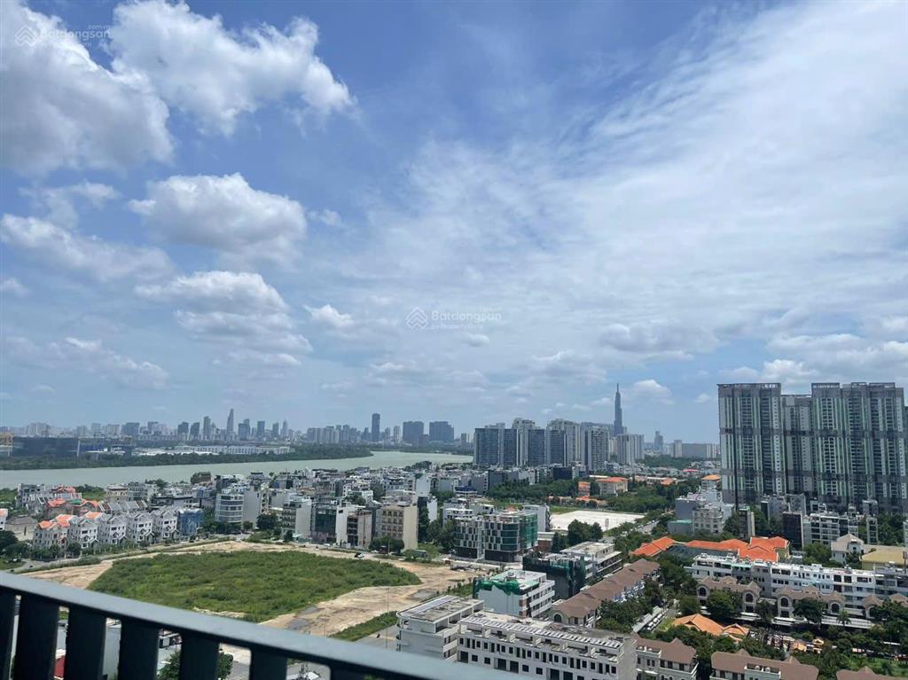 Cần bán nhanh căn hộ victoria village 3 phòng ngủ, 88m2 giá bán 8,1 tỷ bao hết.  0981 331 ***