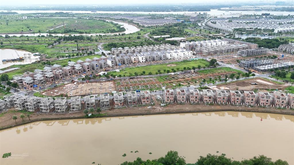 Thanh toán 16,6 tỷ, sở hữu biệt thự đơn lập 15x20m, view sông lớn, đường 19m, hướng tây nam