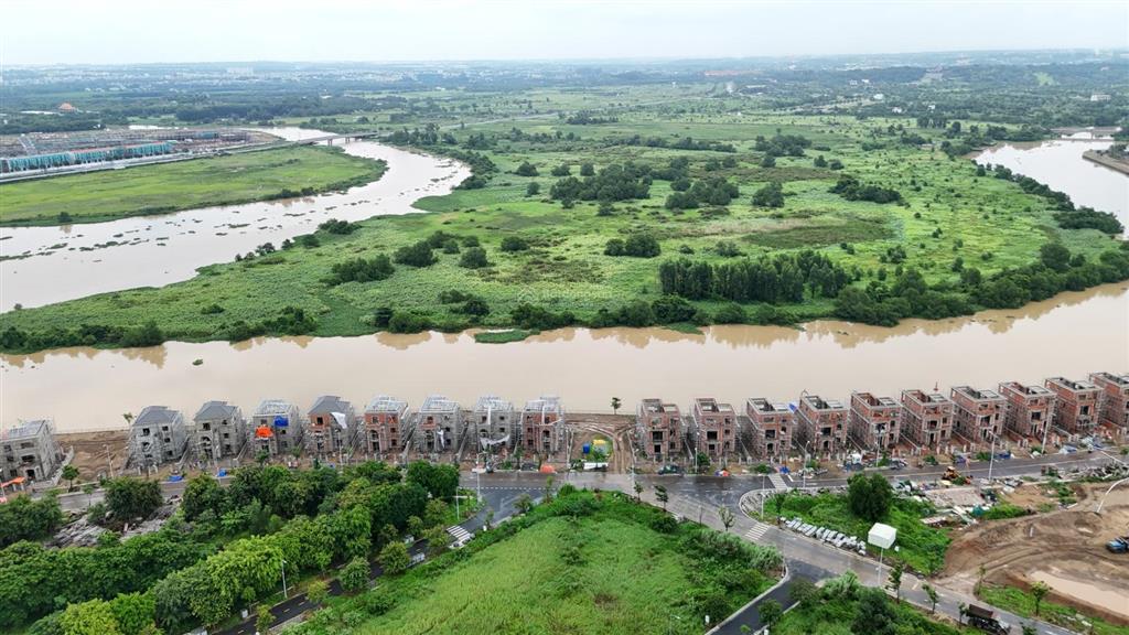 Thanh toán 16,6 tỷ, sở hữu biệt thự đơn lập 15x20m, view sông lớn, đường 19m, hướng tây nam
