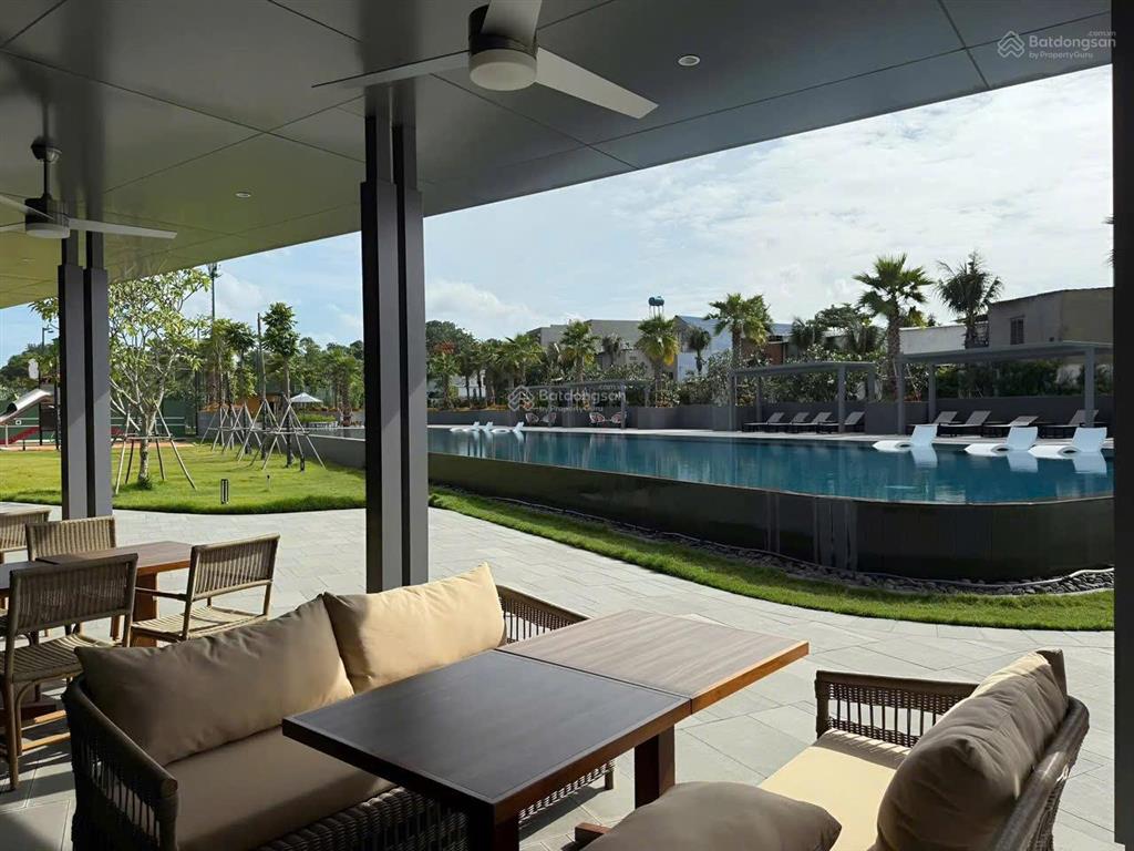 Nhượng lại nhà dự án the 9 stellars, 7x20,7m, 3 tầng, giá 32,5 tỷ, sổ hồng sẵn, đối diện công viên