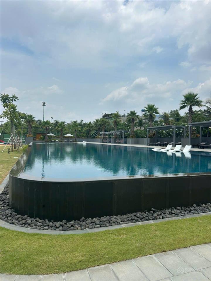 Nhượng lại nhà dự án the 9 stellars, 7x20,7m, 3 tầng, giá 32,5 tỷ, sổ hồng sẵn, đối diện công viên