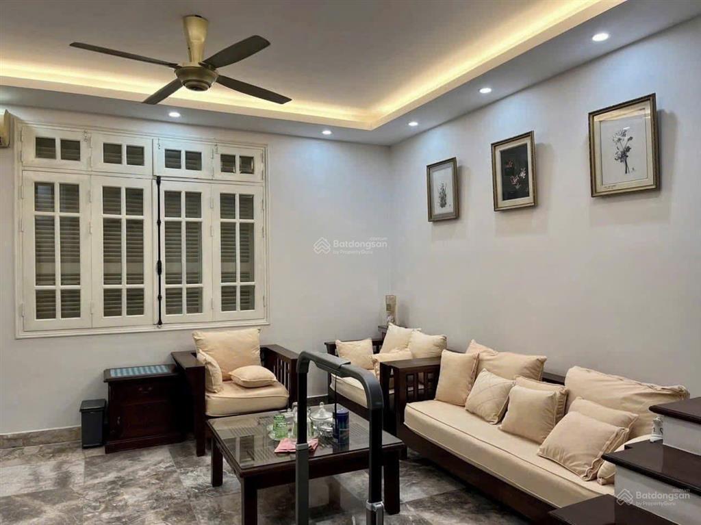 Bán nhà nguyễn văn huyên 42m2 5 tầng 10.9 tỷ ô tô đỗ cửa, kinh doanh, gần phố cực hiếm