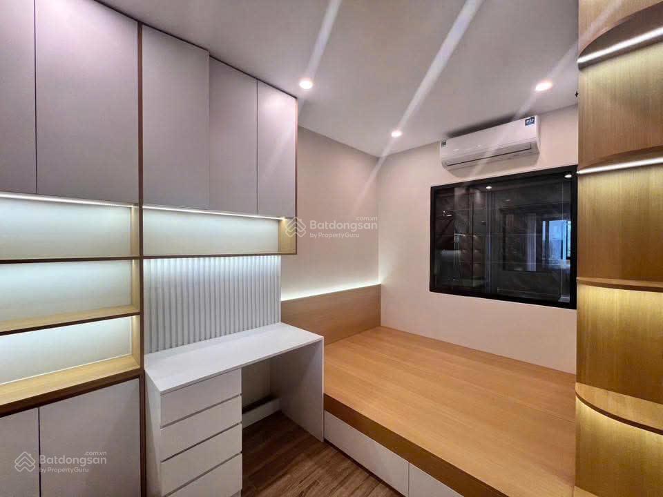 Bán nhà quan hoa 41m2 5 tầng 10.8 tỷ ô tô tránh, kinh doanh đỉnh, trung tâm cầu giấy