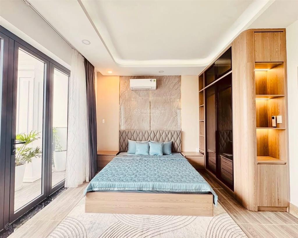 Nhà 4 tầng, 80m2, vị trí kinh doanh gần nguyễn thị thập, quận 7, sổ vuông, chỉ 13 tỷ