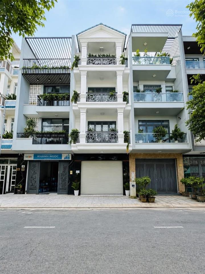 Nhà 4 tầng, 80m2, vị trí kinh doanh gần nguyễn thị thập, quận 7, sổ vuông, chỉ 13 tỷ