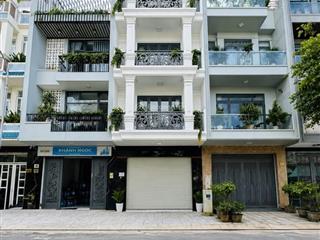 Nhà 4 tầng, 80m2, vị trí kinh doanh gần nguyễn thị thập, quận 7, sổ vuông, chỉ 13 tỷ