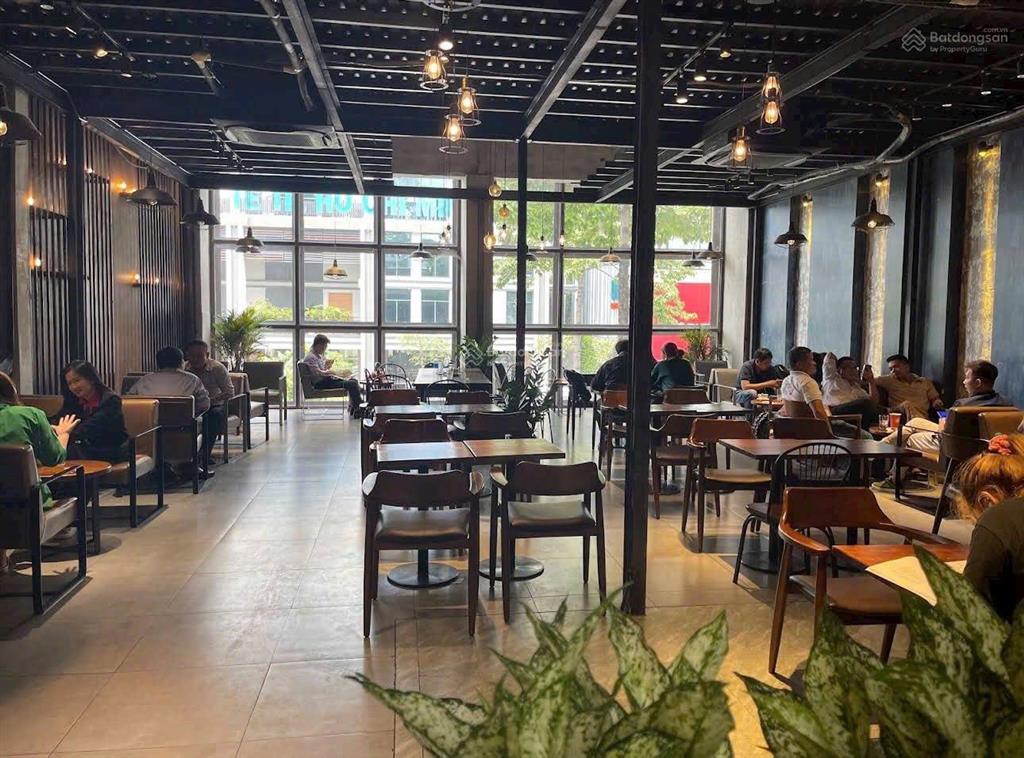 Chỉ 1xxtr! 8x18m cho thuê nhà mặt tiền 222 224 nguyễn tri phương q10