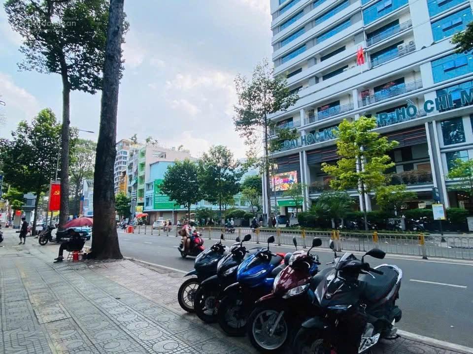 Chỉ 1xxtr! 8x18m cho thuê nhà mặt tiền 222 224 nguyễn tri phương q10
