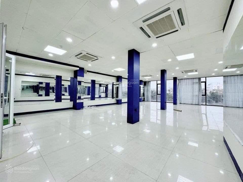 Cho thuê np mặt phố chùa láng, giá cực chất 45 triệu, 150m2