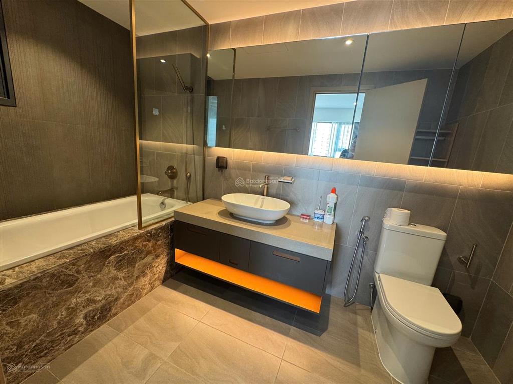 Cần cho thuê gấp căn hộ the antonia, pmh, q7, 5pn3wc, nội thất cao cấp, kèm 2 ô xe.  0914 358 ***