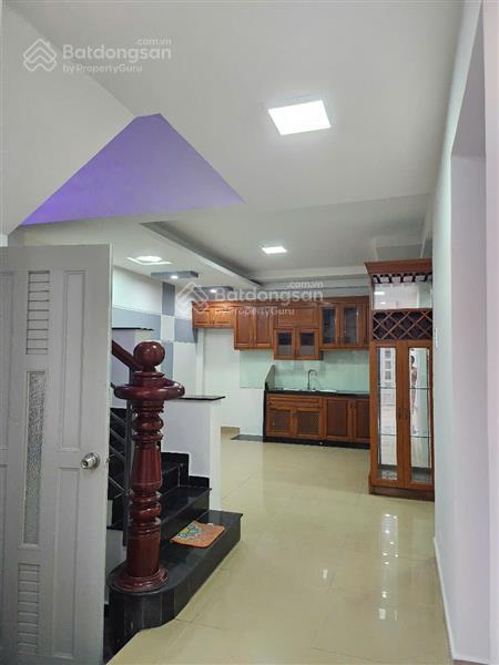 Nhà mới dọn vào ở ngay 3tầng 4pn hxh phan anh giáp q6 , qtphú