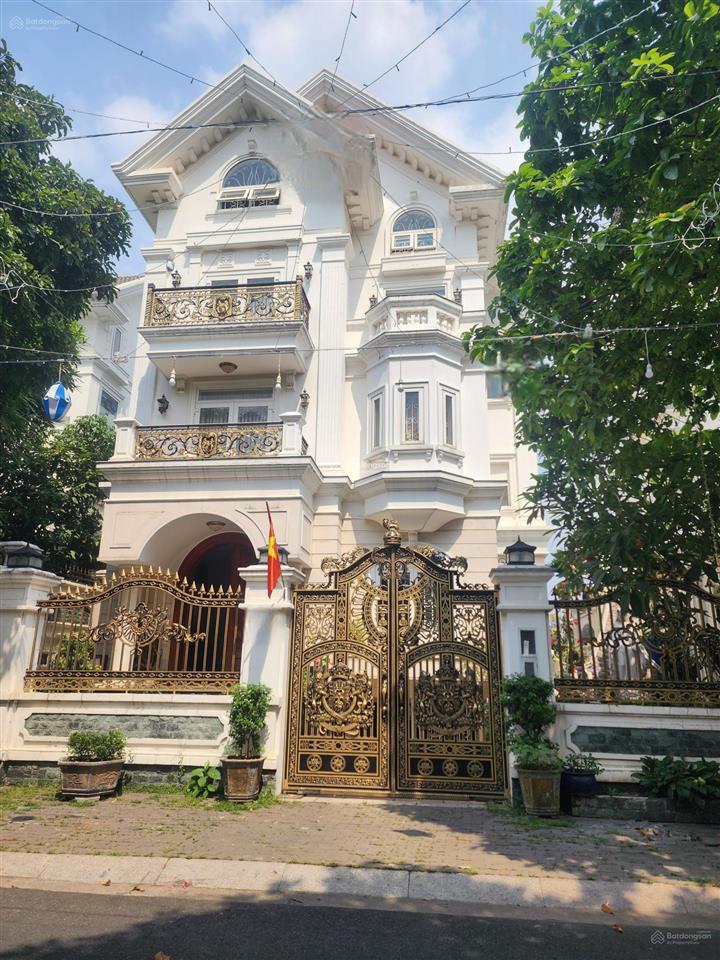 Biệt thự víp 234m2 đất  căn góc nội thất cao cấp  sang trọng  cityland emart