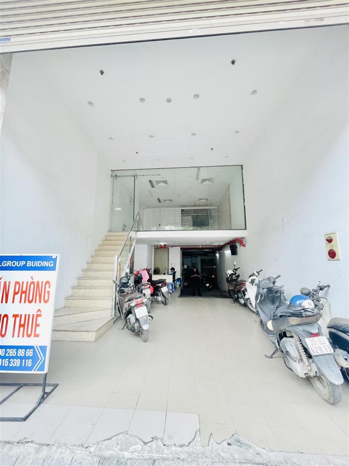 Cho thuê mbkd 130m2 giá 50t mặt đường kim mã thuận tiện cho việc kinh doanh sàn cực rộng