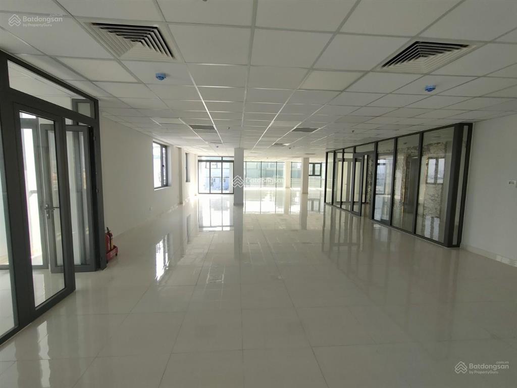 Tòa nhà trần hưng đạo quận 1  dt 12 x 25m  kc hầm 7 tầng  hđt 400tr  giá 100 tỷ