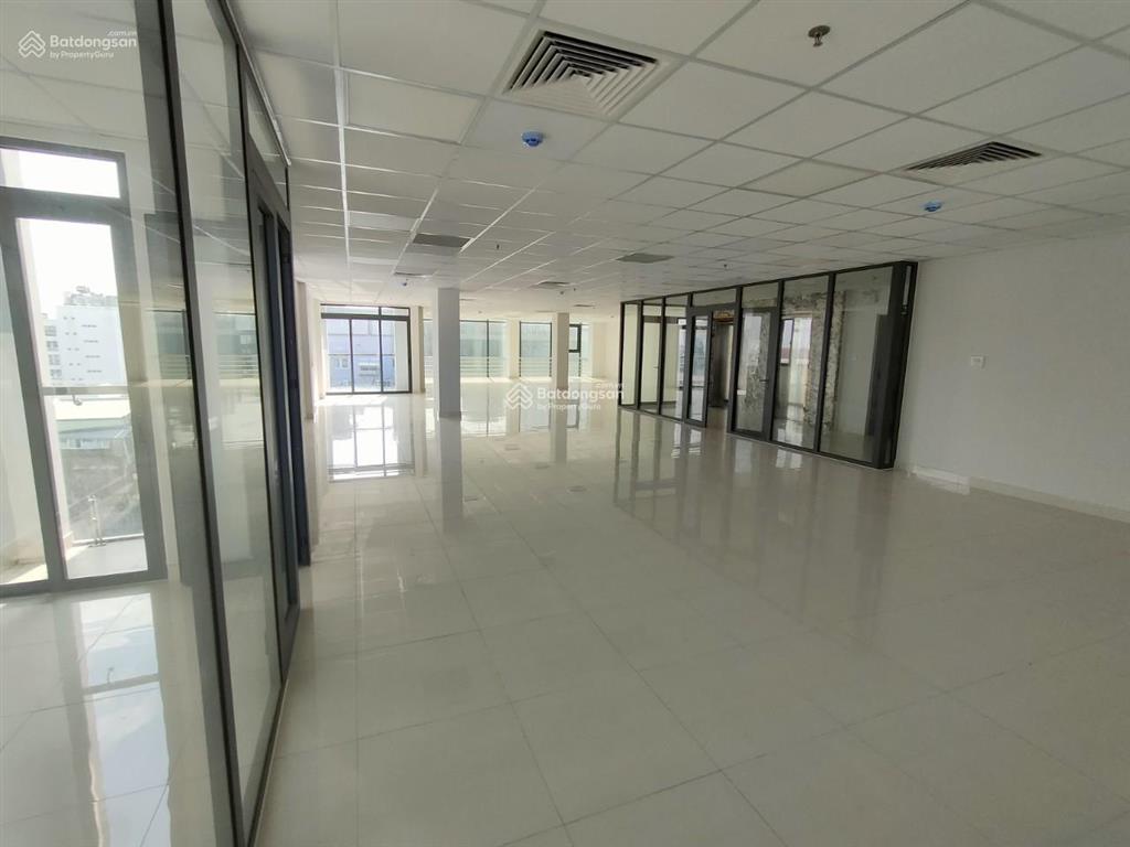 Tòa nhà trần hưng đạo quận 1  dt 12 x 25m  kc hầm 7 tầng  hđt 400tr  giá 100 tỷ