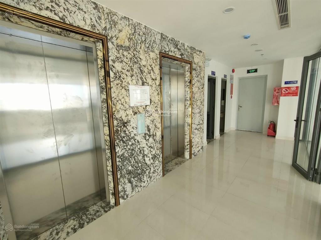 Tòa nhà trần hưng đạo quận 1  dt 12 x 25m  kc hầm 7 tầng  hđt 400tr  giá 100 tỷ