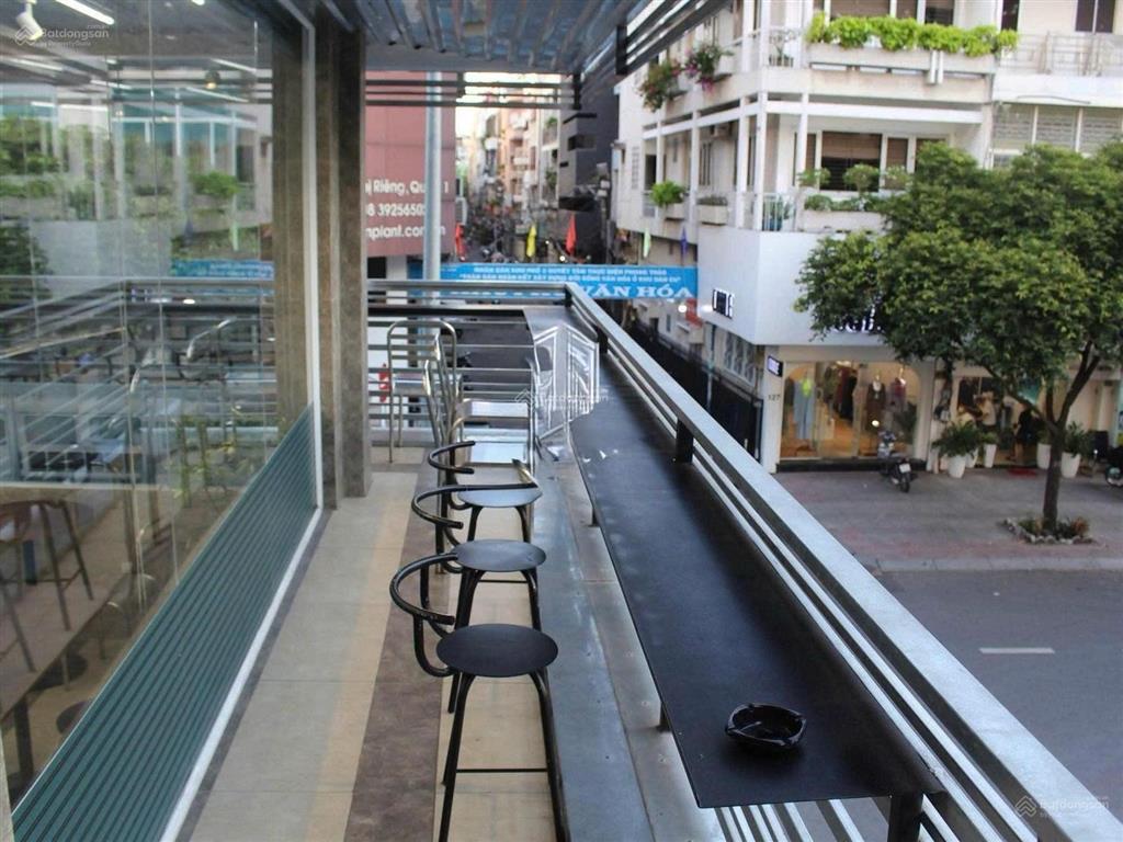 Dòng tiền 1 tỷ/năm  góc 3 mặt tiền trần hưng đạo + ký con q1  dt 15 x 5m  giá 26 tỷ