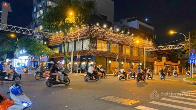 Sắp bán  mt hai bà trưng quận 1  dt 12.5x26,5m cn 331m2  3 tầng  hđt 330tr  giá chỉ 170 tỷ