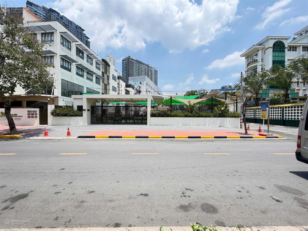 Hợp đồng thuê 1,5 tỷ/tháng  siêu phẩm mặt tiền xa lộ hà nội ngay metro  dt 30x70m  giá 260 tỷ