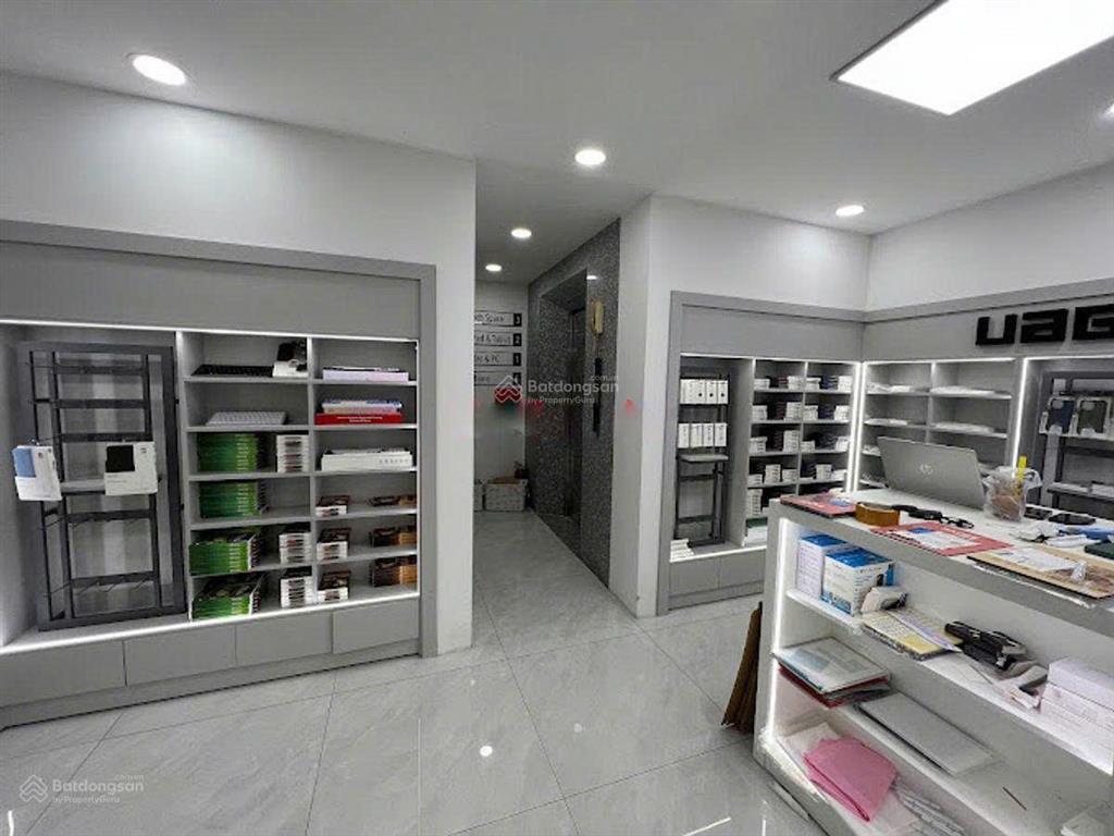 Giá tốt góc 2 mặt tiền nguyễn thị minh khai + cmt8 q3  dt 5,5x18m  hđt 110tr  giá 30 tỷ
