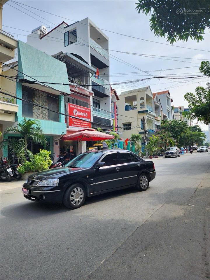 Bán nhà mặt tiền đường d5 giao nguyễn gia trí (d2)  13,58x18m  txd h 7t  giá 30 tỷ