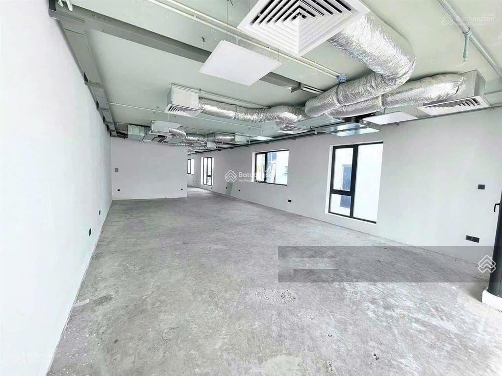 Cần tiền bán gấp góc 2mt phan đăng lưu + hoàng hoa thám  dt 12x30m, kc 1h 7t hđt 400tr. giá 80 tỷ