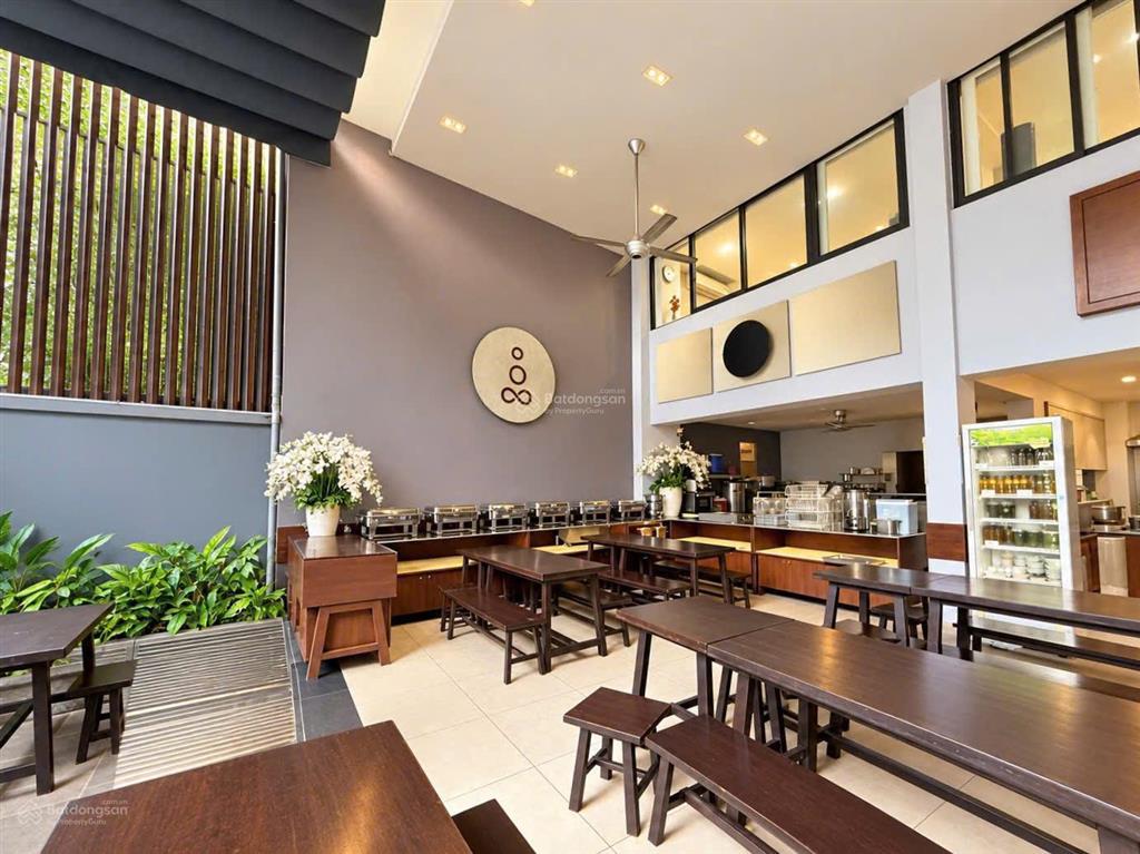 Siêu phẩm mới ra  góc 2 mặt tiền hoàng hoa thám  dt 14x32m  5 tầng  giá chỉ 50 tỷ