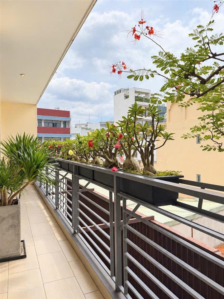 Siêu phẩm mới ra  góc 2 mặt tiền hoàng hoa thám  dt 14x32m  5 tầng  giá chỉ 50 tỷ