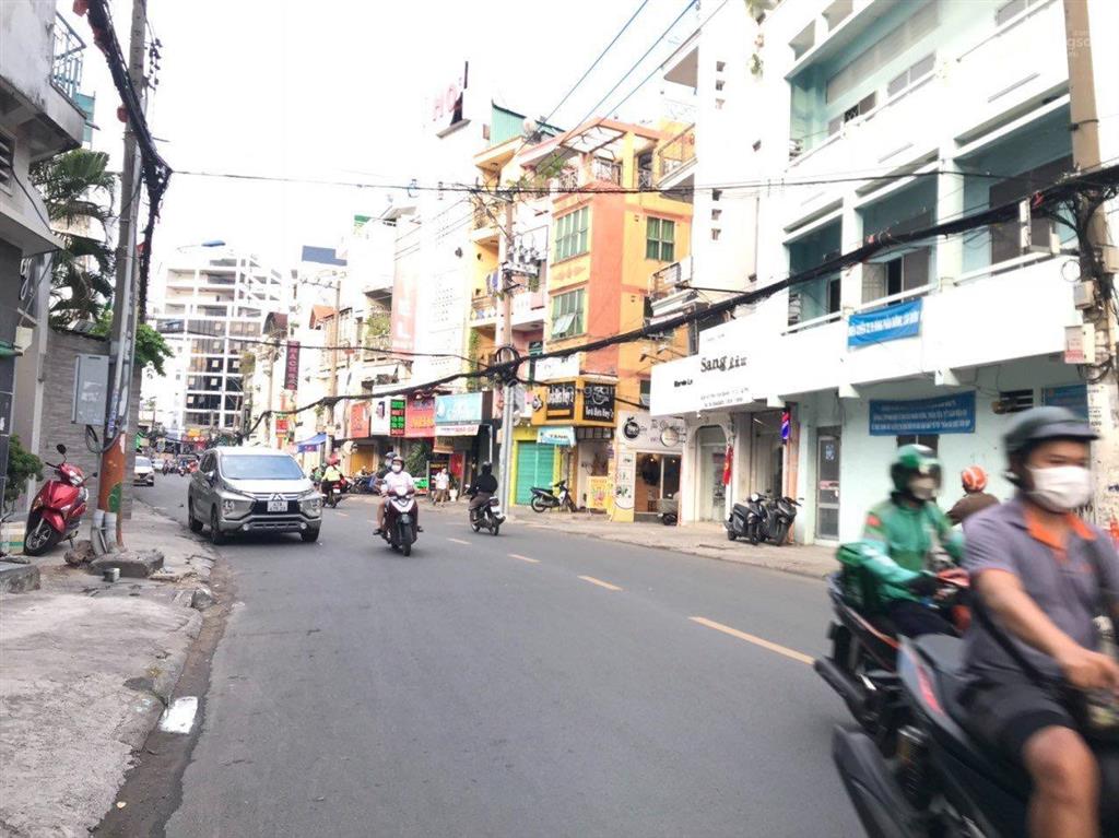 Bán khuôn đất xây văn phòng mt nguyễn trọng tuyển. 6.5 x 24m. 149m2. đất trống. giá 38.5 tỷ tl