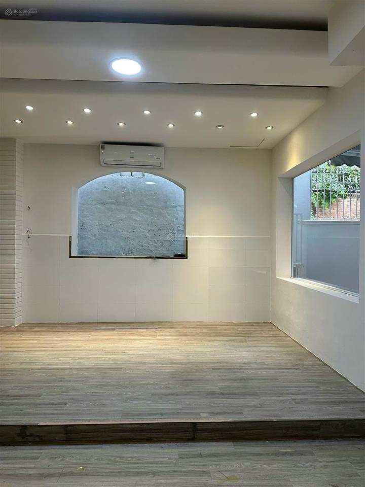 Bán nhà phan đăng lưu. p3. quận phú nhuận. 6,8 x 15m. 1 trệt 2 lầu. giá 24.5 tỷ tl