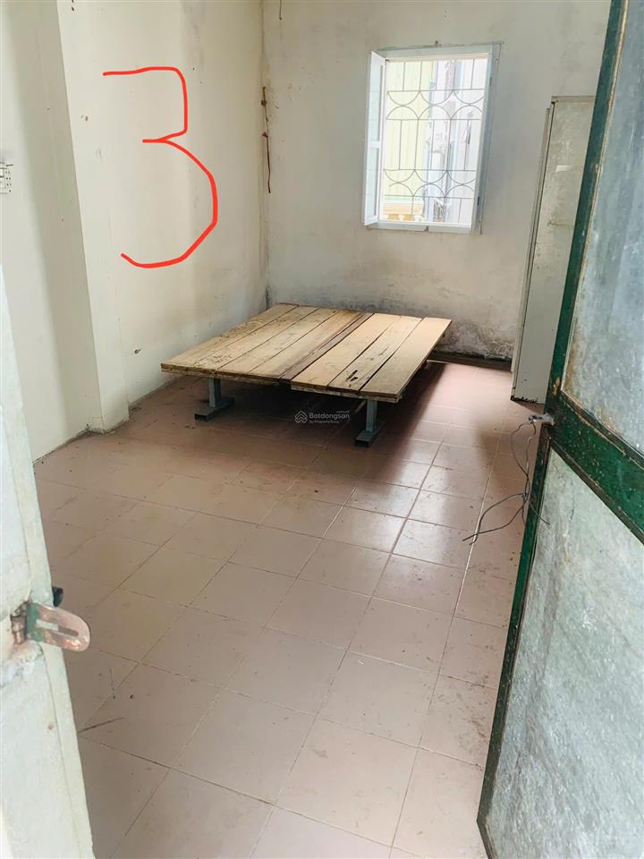 Phòng trọ giá rẻ  tầng 2  sẵn phòng ở ngay khu bách kinh xây