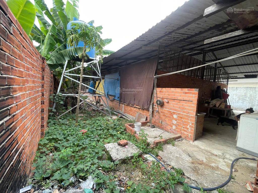 Bán đất nhà xưởng, gần chợ, có 200m thổ cư, có vườn cây