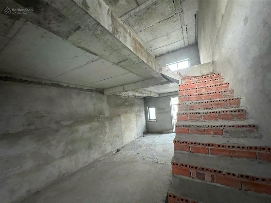 Cần bán căn nhà phố bella villa, 5x15 (75m2), dtsd 225m2, giá 2tỷ350, shr, vay được ngân hàng
