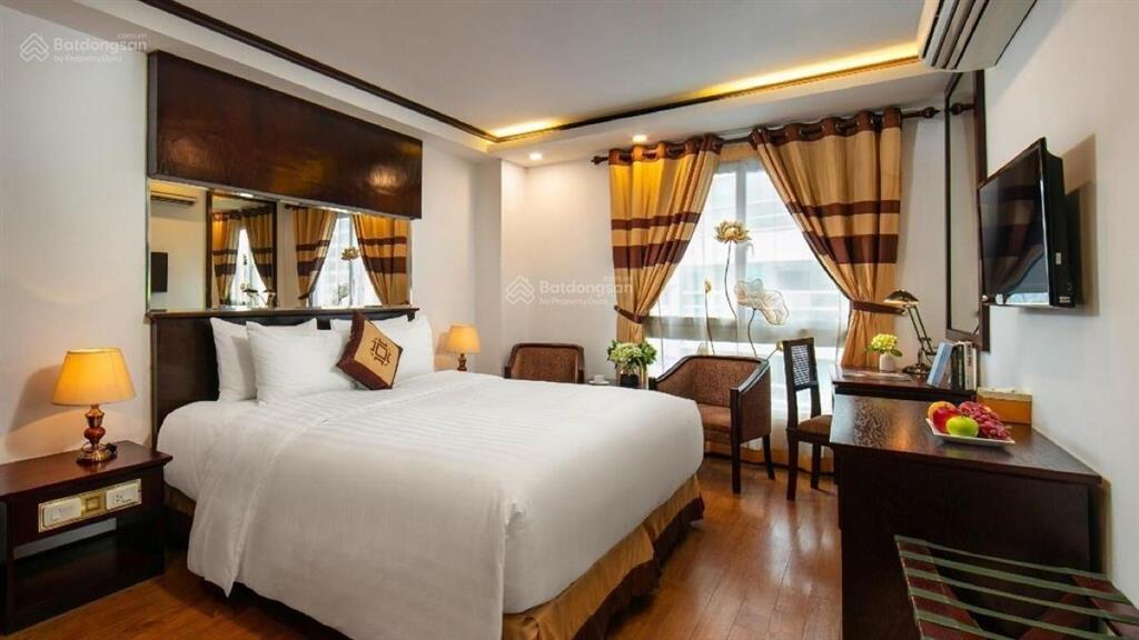 Tây hồ mp nhật chiêu dt 90 m. 7 tầng tm. mt 5.3 m. chỉ 95 tỷ