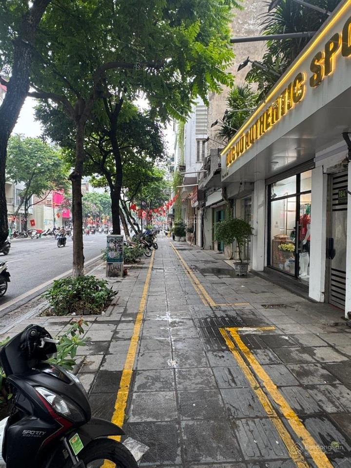 Mặt phố huế, quận hoàn kiếm, s 63 m2, 3 tầng. mặt tiền 5.6 m. chỉ 60 tỷ